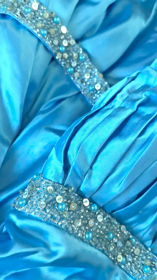Vintage Meerjungfrau Ballkleider Neckholder Blau Ärmellos mit Perlenstickerei Lange Abendgarderobe RB3482