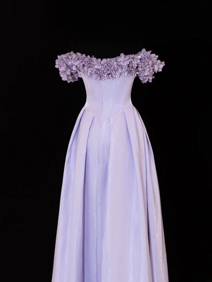 Robe de bal sobre et élégante, coupe trapèze, épaules dénudées, inspiration lilas et fleurs, manches longues, modèle SA089