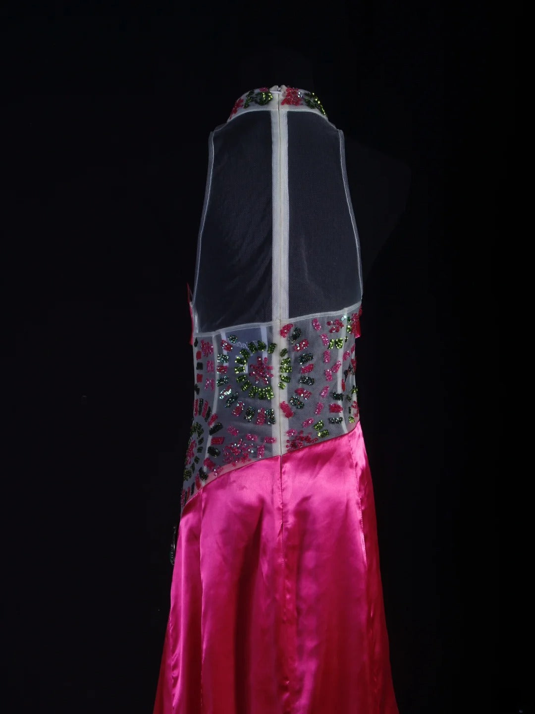 Vintage Meerjungfrauen-Partykleid aus pinkfarbenem Satin mit hohem Kragen und Perlen im eleganten 50er-Jahre-Retro-Stil – perfekt für Geburtstage, Dinner oder Abschlussball (AS089)