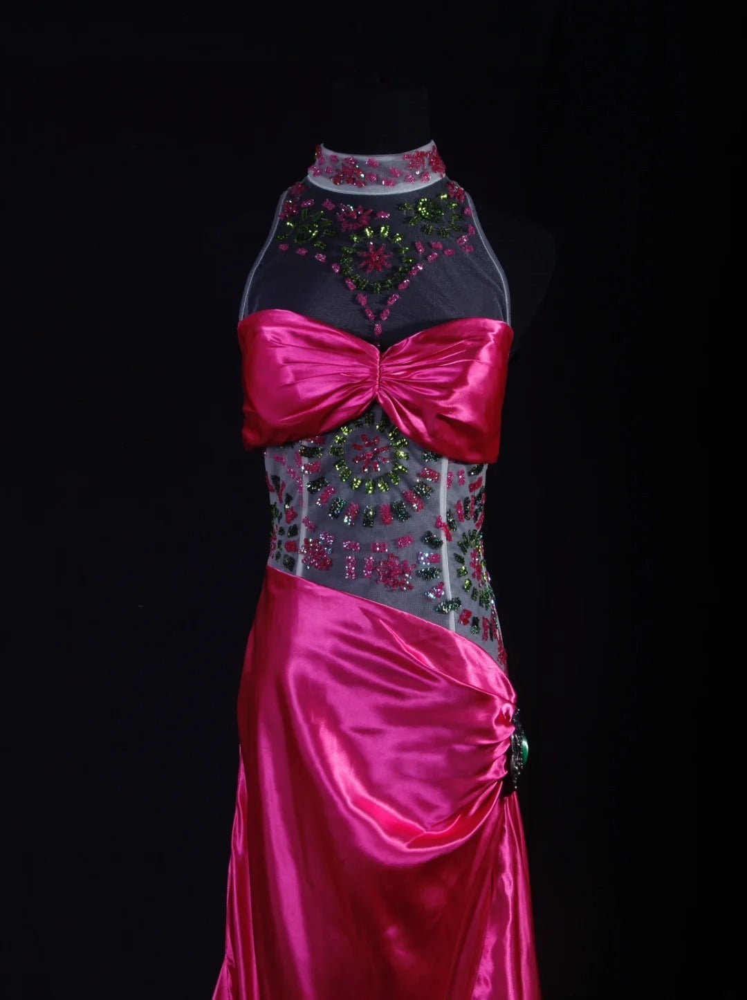 Vintage Meerjungfrauen-Partykleid aus pinkfarbenem Satin mit hohem Kragen und Perlen im eleganten 50er-Jahre-Retro-Stil – perfekt für Geburtstage, Dinner oder Abschlussball (AS089)