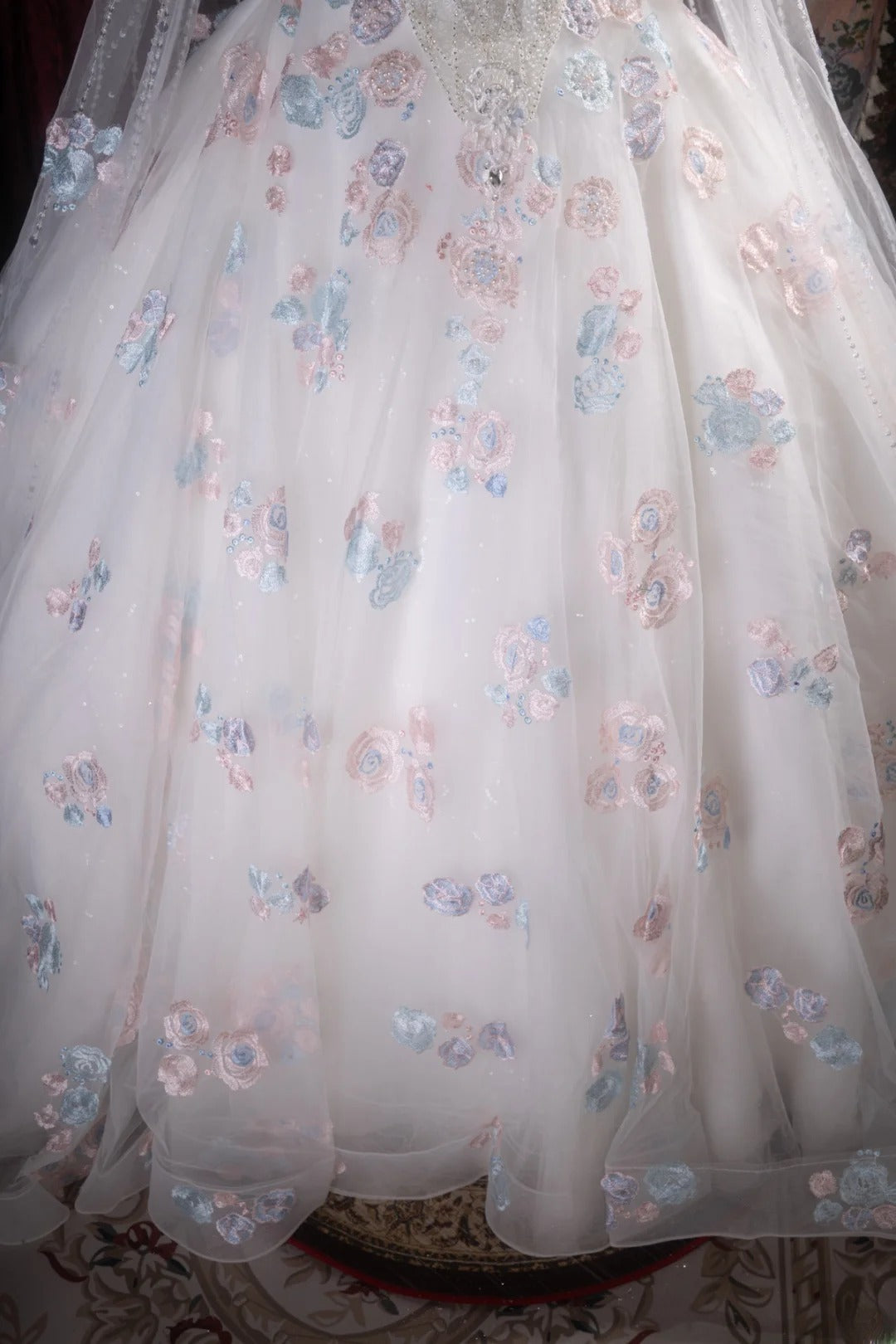 Pretty Ball Gown Off The Shoulder White Tulle With Cape Appliqued Long Quince Dress Quinceanera Dresses Formal Birthday Outfits RB8107