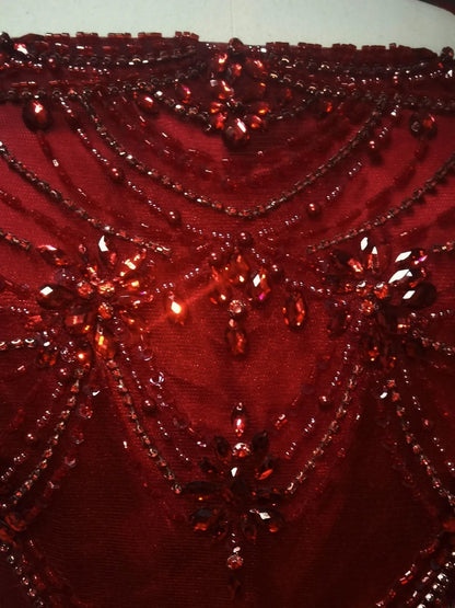Robe de bal classique bordeaux à bretelles spaghetti, sans manches, en tulle ornée de perles, idéale pour les soirées de fin d'études (AS091)