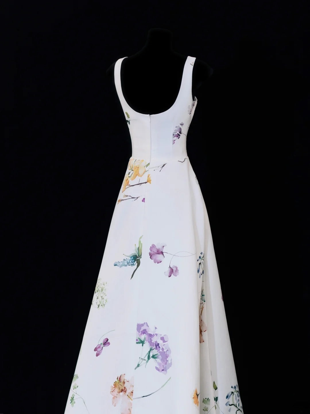 Robe de bal longue élégante en satin blanc à imprimé floral, col carré asymétrique, style formel SA091