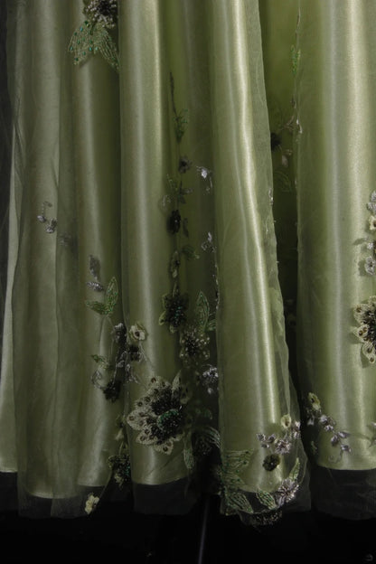 Vintage A-Linien-Partykleid aus salbeigrünem Tüll in Teelänge mit Spaghettiträgern und Perlen im eleganten Retro-Stil der 1950er Jahre – perfekt für Geburtstage, Abendessen und Abschlussbälle (AS093)