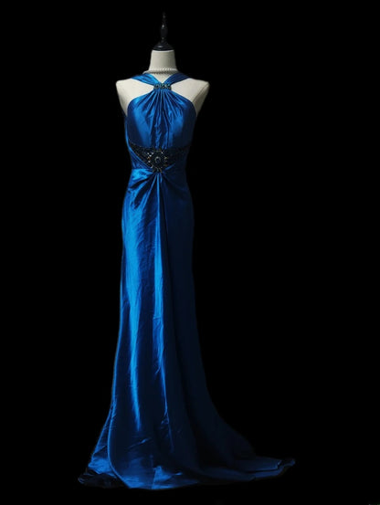 Robe de soirée longue sans manches en satin bleu roi, coupe trapèze, dos nu, style rétro années 60. Inspiration pour bal de fin d'année (AS094).