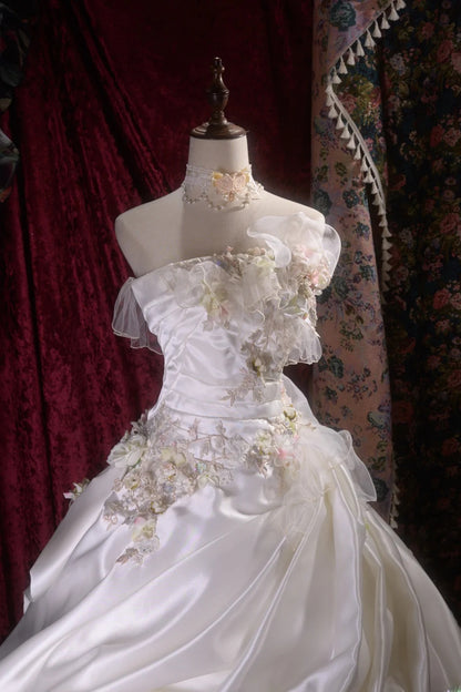 Pretty Ball Gown Strapless White Satin With Tiered Flowers Long Quince Dress Quinceanera Dresses Formal Birthday Outfits RB8112