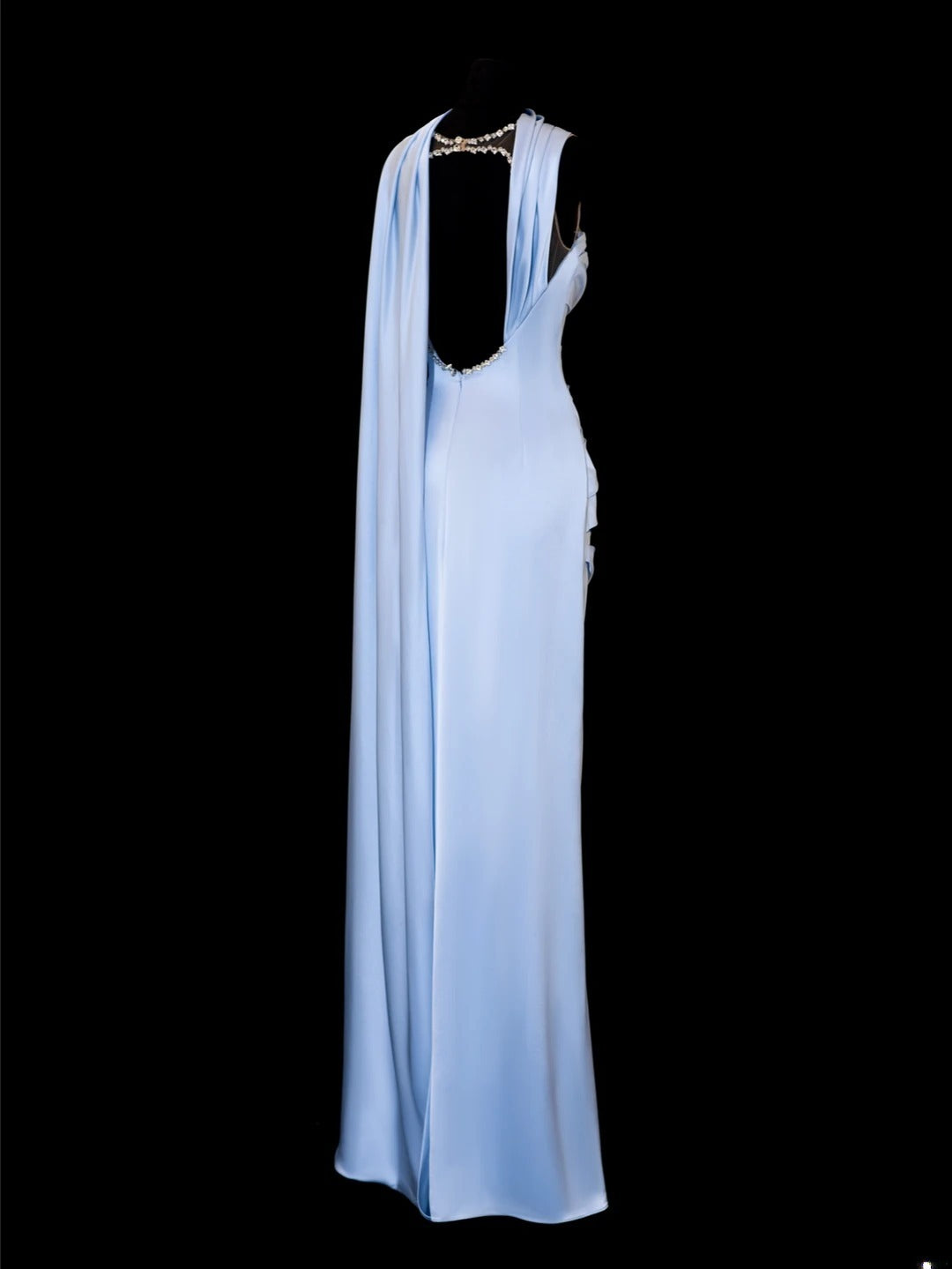 Elegantes, ärmelloses, hellblaues Satin-Abendkleid mit Spaghettiträgern im festlichen Stil – ein beeindruckendes langes Ballkleid oder Partykleid SA095