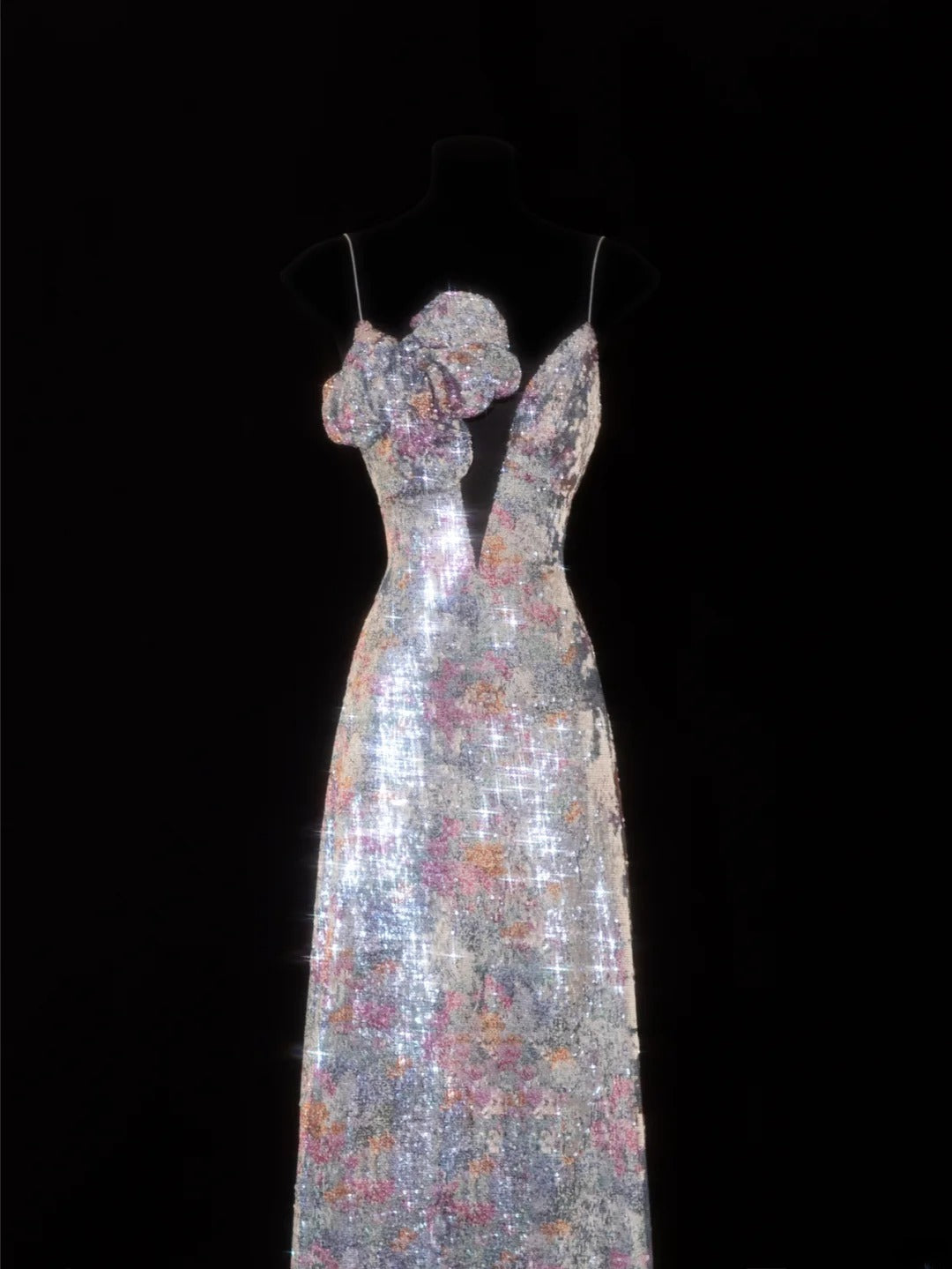 Robe de bal longue élégante à bretelles spaghetti et sequins floraux, coupe trapèze, style SA096