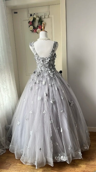 Dezentes Sweet 16 Kleid, langes Tüll-Ballkleid in Grau mit Trägern, Outfit für den sechzehnten Geburtstag RC0464