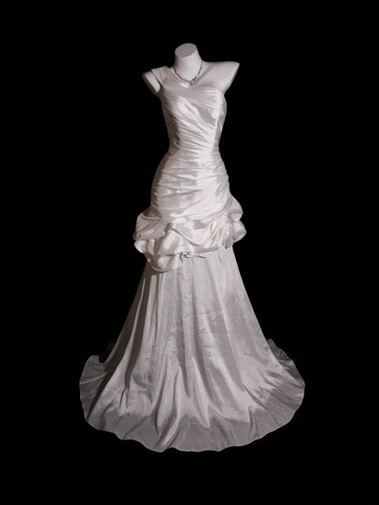 Princess Wedding Dress Mermaid One Shoulder Satin White With Ruched Bridal Gown for Big Day RB9898