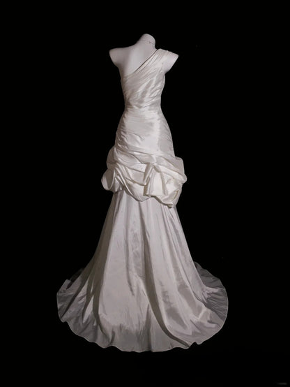 Princess Wedding Dress Mermaid One Shoulder Satin White With Ruched Bridal Gown for Big Day RB9898