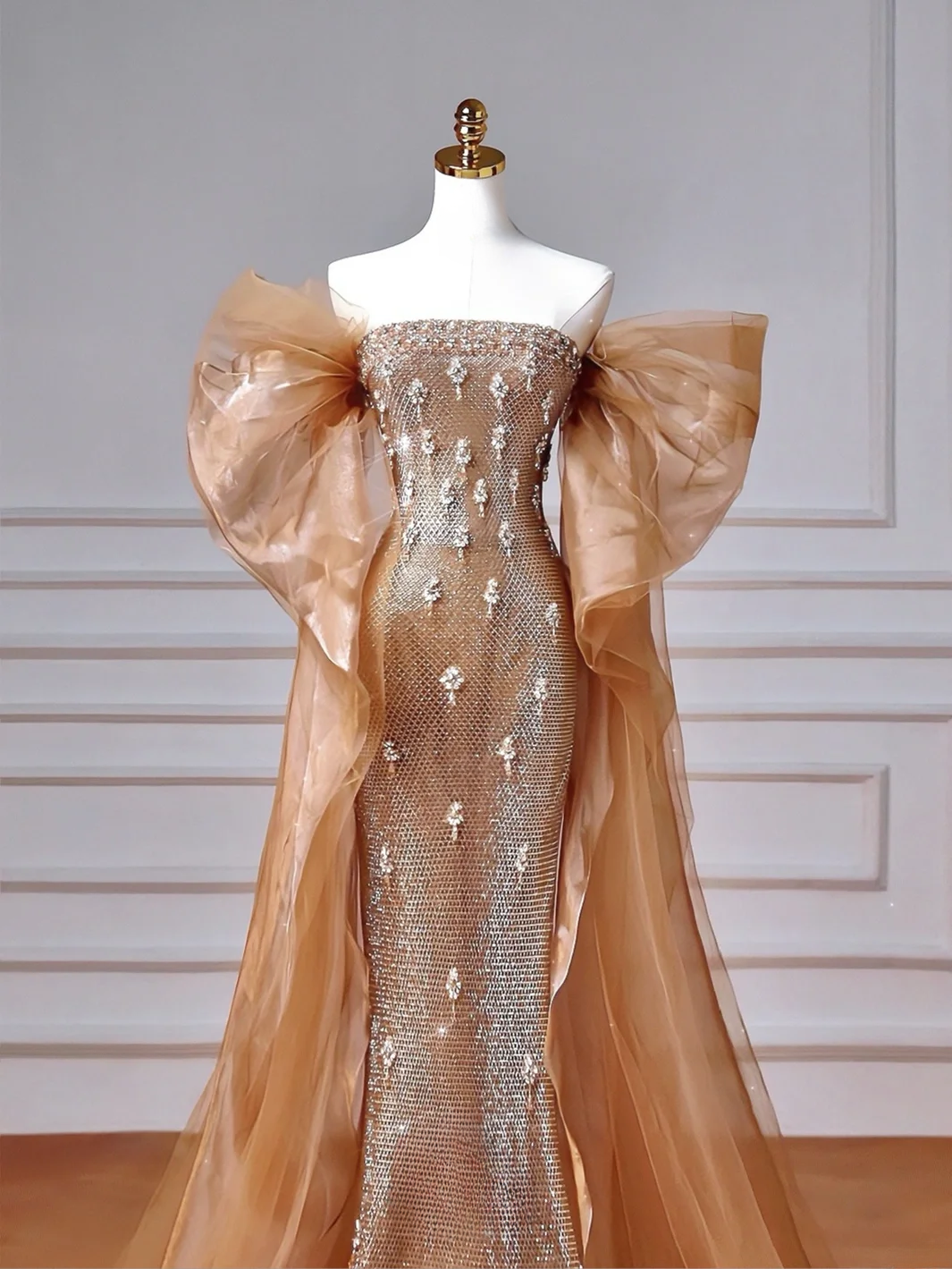 Robe de soirée sirène longue, bustier, à sequins et manches courtes perlées, ornée de perles, idéale pour un bal de promo ou un dîner. Référence : AQ099
