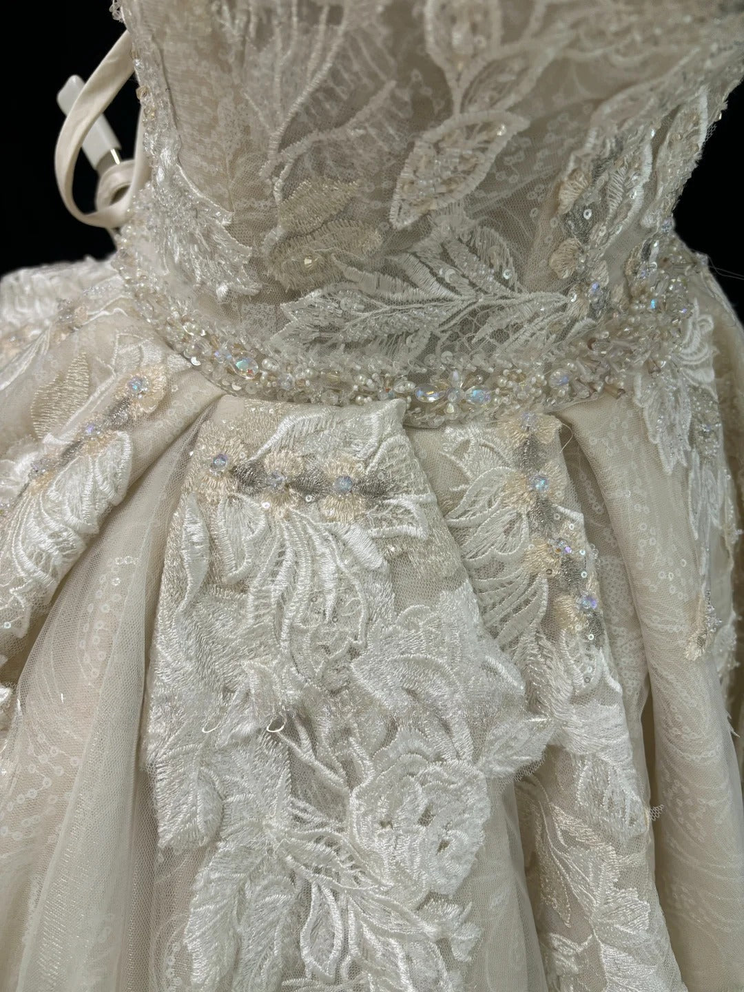 Vintage Ball Gown Spaghetti Straps Cream Ivory Tulle With Beading Lace Long Brides Gown Bridal Dress Wedding Dresses Style RB7470