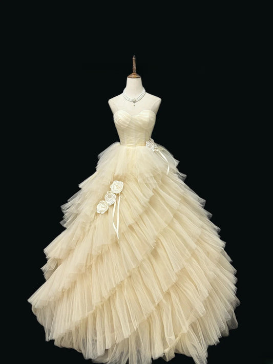 Süßes Ballkleid mit Herzausschnitt aus Tüll in Champagner mit Blumen, Quinceañera-Kleid, voluminöses Outfit für Sweet 16, Vestido de 15 RB7471