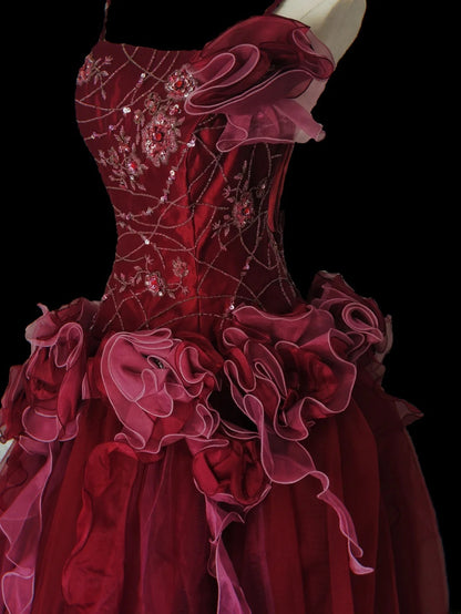 Robe de bal unique à bretelles spaghetti en tulle bordeaux ornée de perles, longue, idéale pour les bals de fin d'année, les quinceañeras, les 15-16 ans et les anniversaires (AS100)