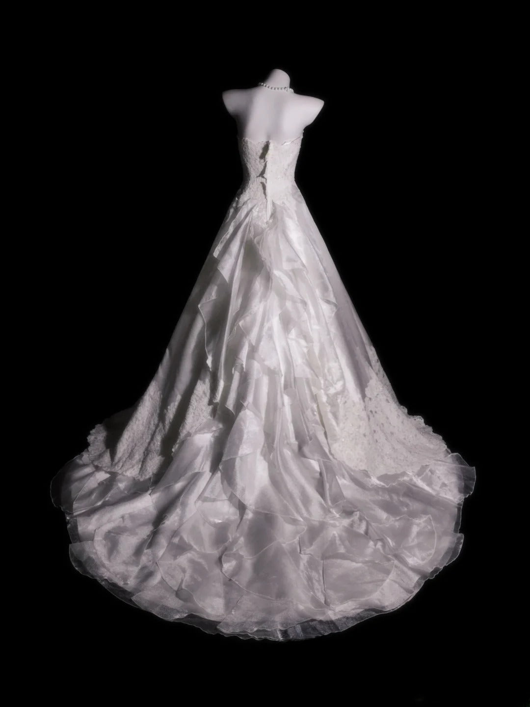 Princess Wedding Dress Ball Gown Strapless Lace White With Ruffled Bridal Gown for Big Day RB9900
