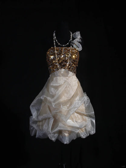 Robe de bal chic asymétrique en organza à sequins dorés, courte, idéale pour un 16e anniversaire, un bal de promo ou une soirée cocktail (AS104)