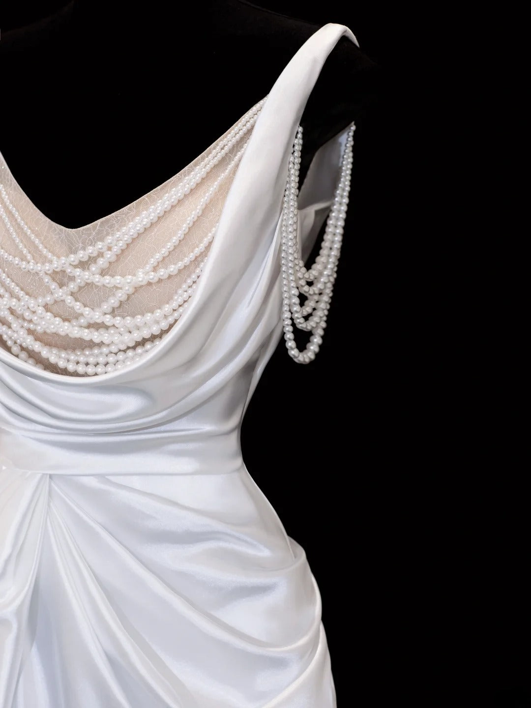 Zeitloses Brautkleid im romantischen Meerjungfrauen-Stil mit Spaghettiträgern, Perlen und Schlitz, weiß, auch in kleinen und großen Größen erhältlich (SA106)
