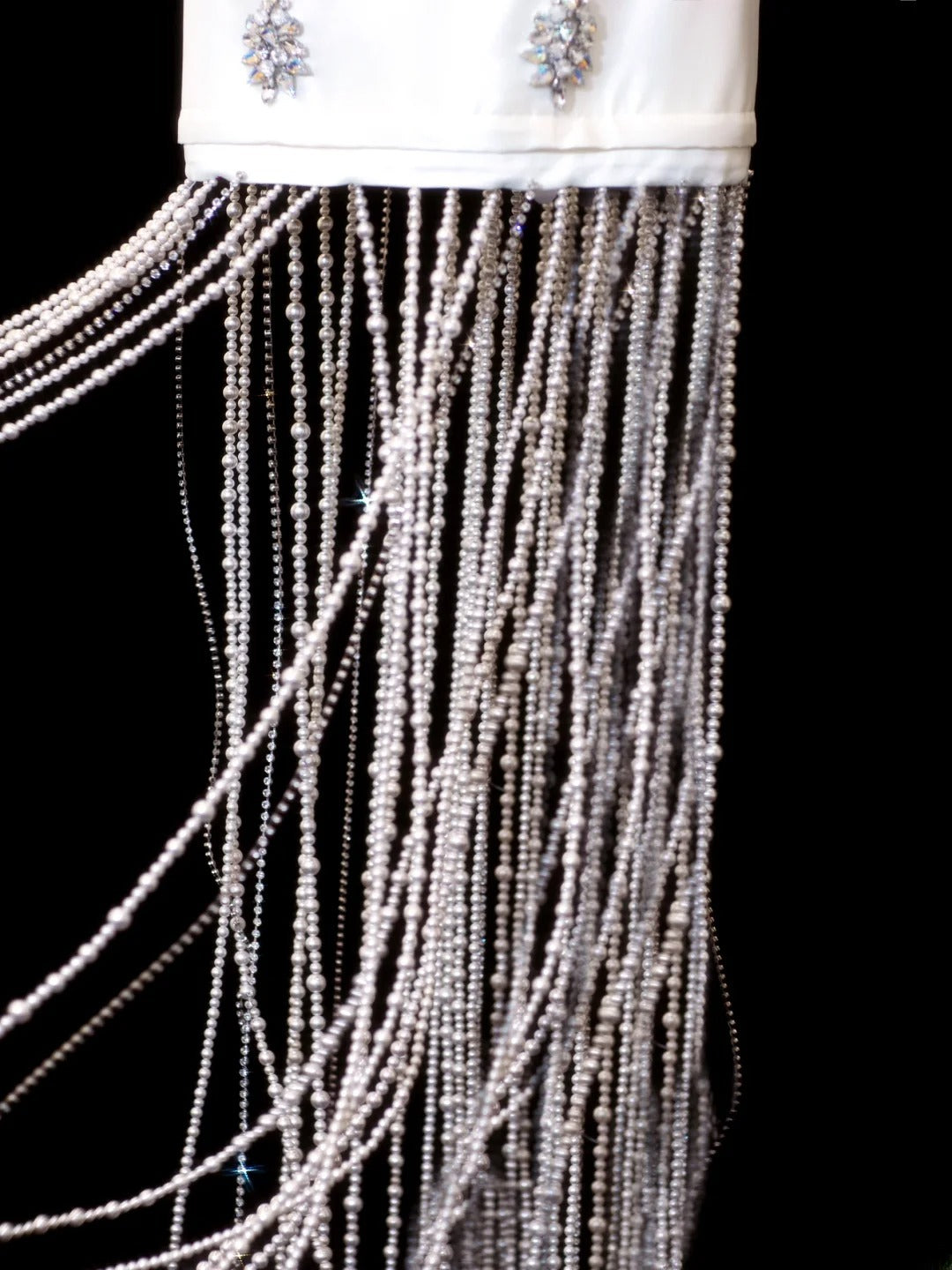 Robes de mariée élégantes asymétriques sans bretelles à sequins blancs et perles, courtes, tailles petites et grandes, pour femmes SA107