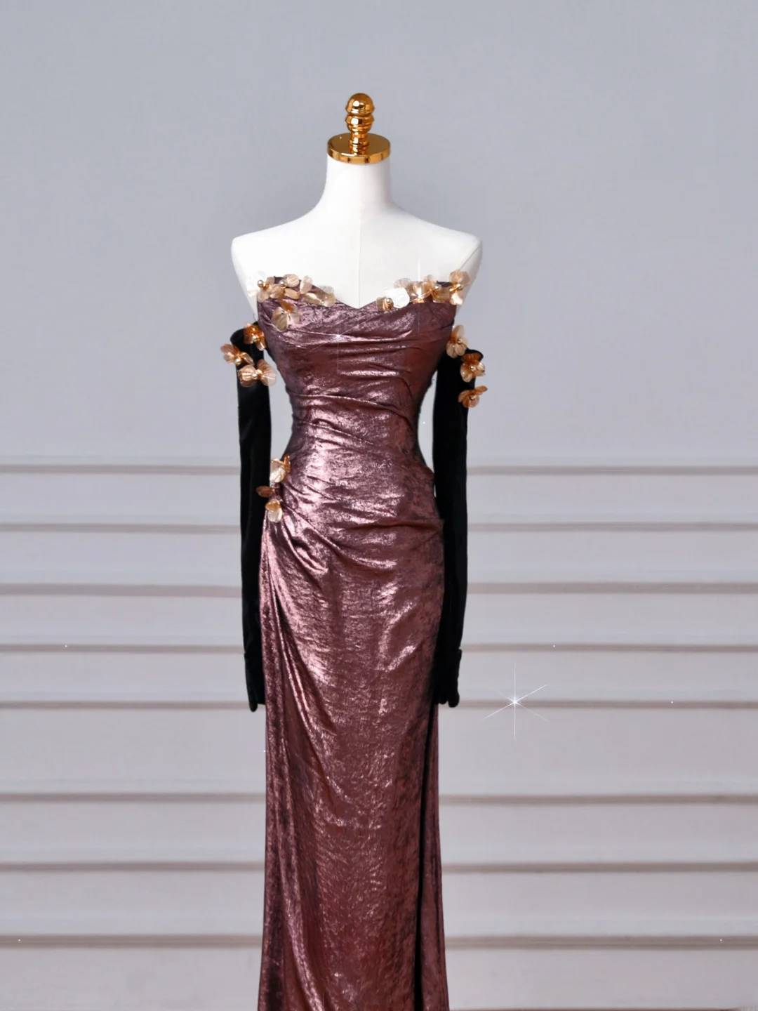 Robe de soirée sirène scintillante sans bretelles à sequins avec manches gants, longue et élégante, idéale pour un bal de promo ou un dîner. AQ107