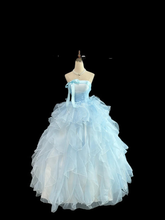 Prinzessinnen-Ballkleid trägerlos blau mit Schleife gestufte Lagen Quince-Kleid voluminös Sweet 16 Sweet Sixteen Outfits Vestido de 15 RB7478