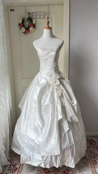 Princess Wedding Dress Ball Gown Strapless Satin White With Flowers Floor Length Bridal Gown RC0476