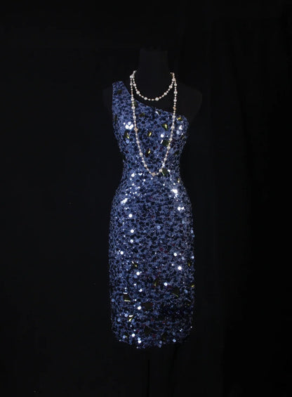 Elegantes, knielanges Etuikleid mit asymmetrischem Träger, marineblauen Pailletten und One-Shoulder-Verzierung – perfekt für den 16. Geburtstag, den Abschlussball oder als Cocktailkleid (AS109)