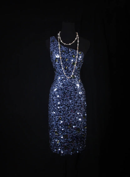 Elegantes, knielanges Etuikleid mit asymmetrischem Träger, marineblauen Pailletten und One-Shoulder-Verzierung – perfekt für den 16. Geburtstag, den Abschlussball oder als Cocktailkleid (AS109)