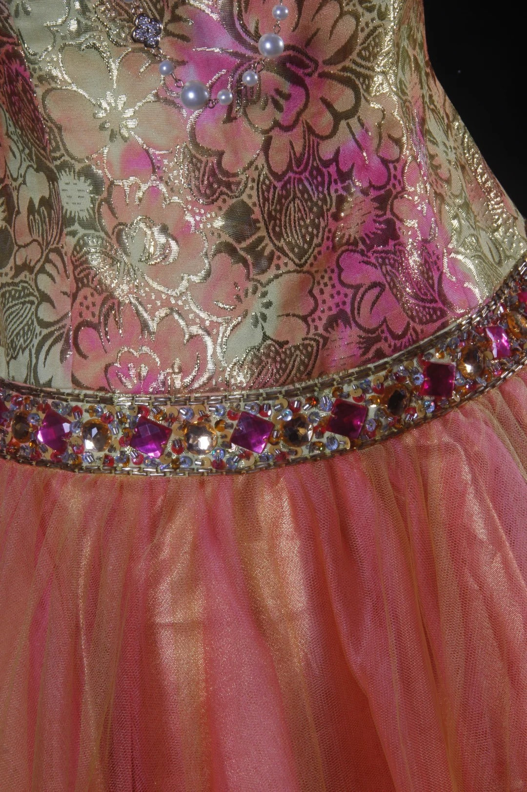 Elegantes Ballkleid mit Herzausschnitt in zartem Rosa, perfekt für den 16. Geburtstag, Homecoming oder als Cocktailkleid (Modell AS110)