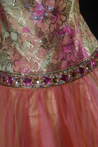 Elegantes Ballkleid mit Herzausschnitt in zartem Rosa, perfekt für den 16. Geburtstag, Homecoming oder als Cocktailkleid (Modell AS110)