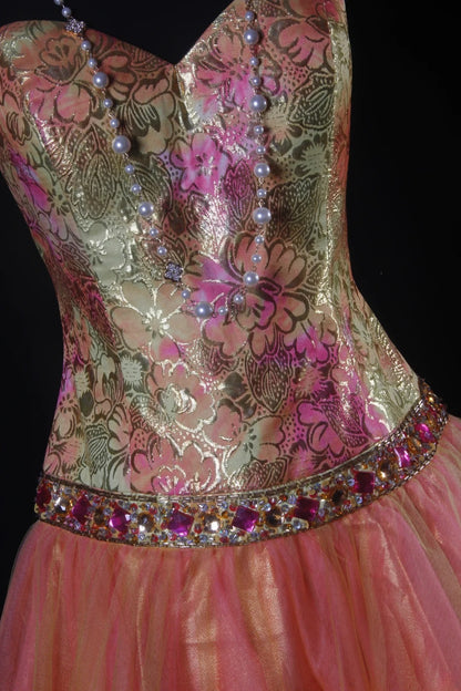 Elegantes Ballkleid mit Herzausschnitt in zartem Rosa, perfekt für den 16. Geburtstag, Homecoming oder als Cocktailkleid (Modell AS110)