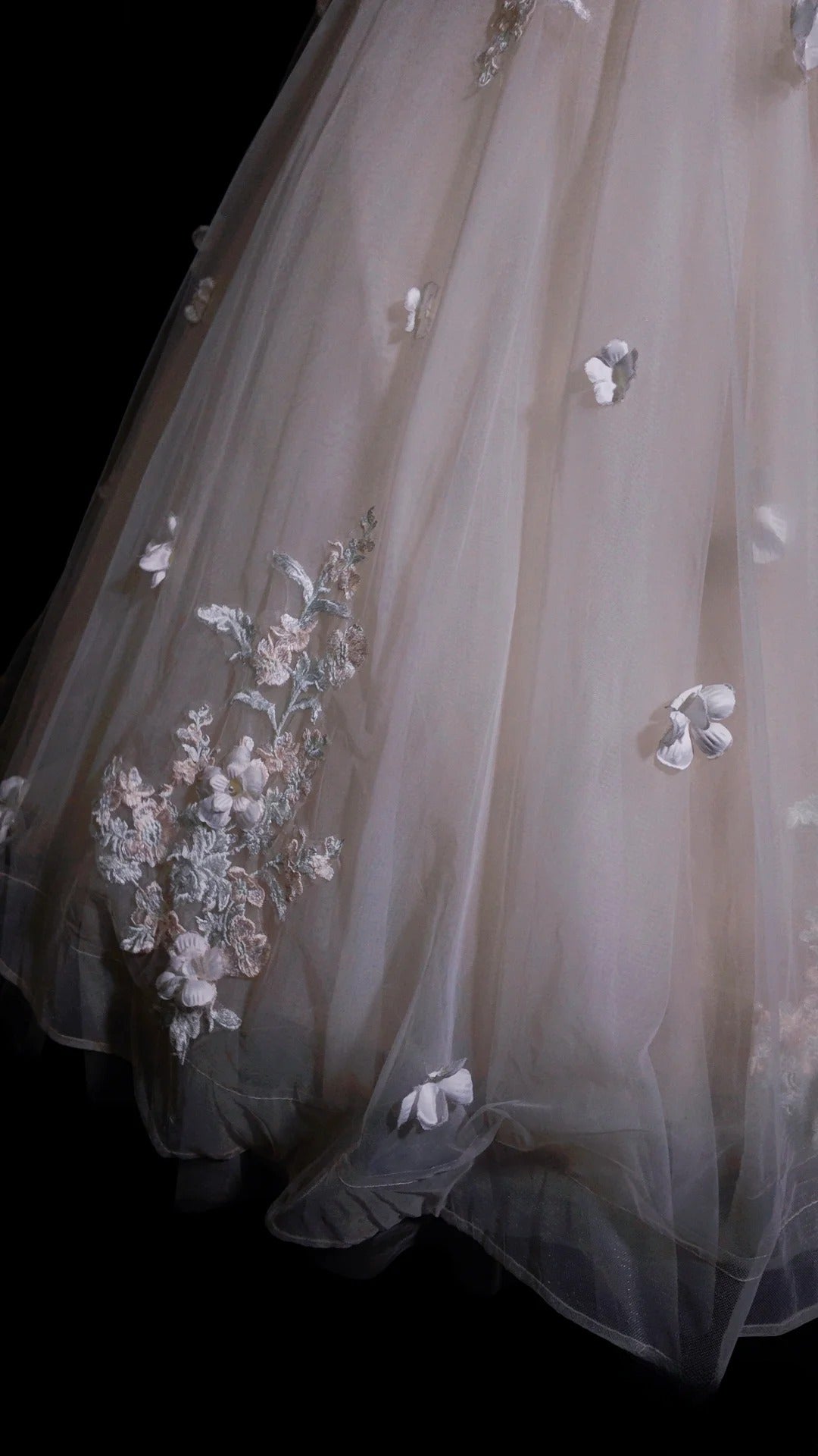 Light Blush Pink Prom Dress Ball Gown V Neck With Appliques Modest Formal Party Gown RB9909