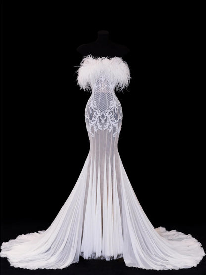 Robe de mariée longue blanche sirène bustier ornée d'appliques de plumes, élégante pour femme SA112