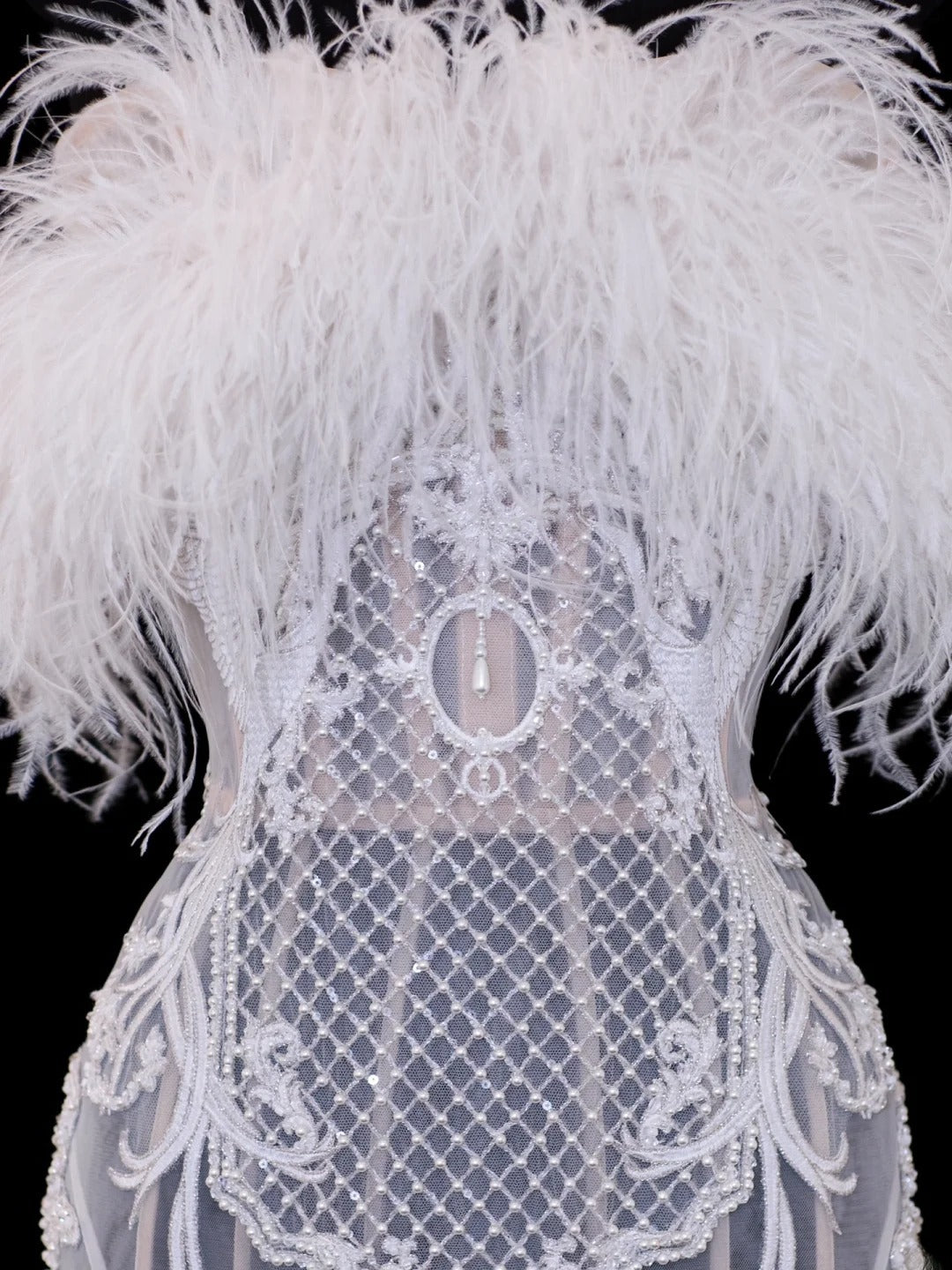 Robe de mariée longue blanche sirène bustier ornée d'appliques de plumes, élégante pour femme SA112