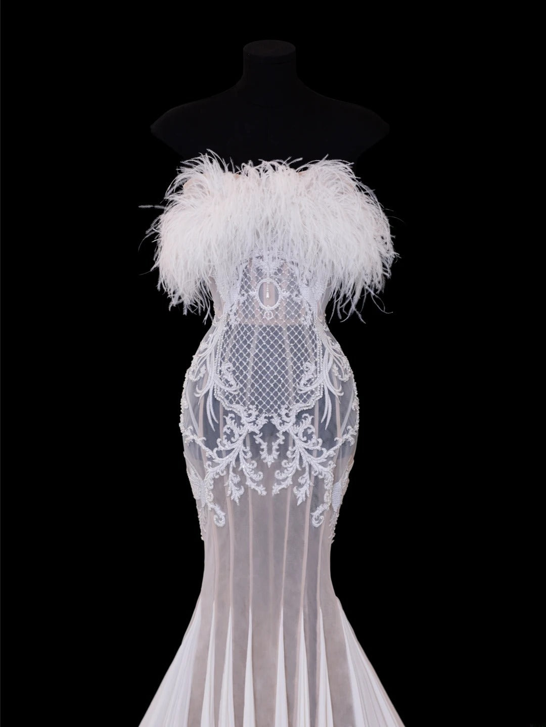 Robe de mariée longue blanche sirène bustier ornée d'appliques de plumes, élégante pour femme SA112