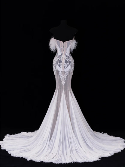 Robe de mariée longue blanche sirène bustier ornée d'appliques de plumes, élégante pour femme SA112