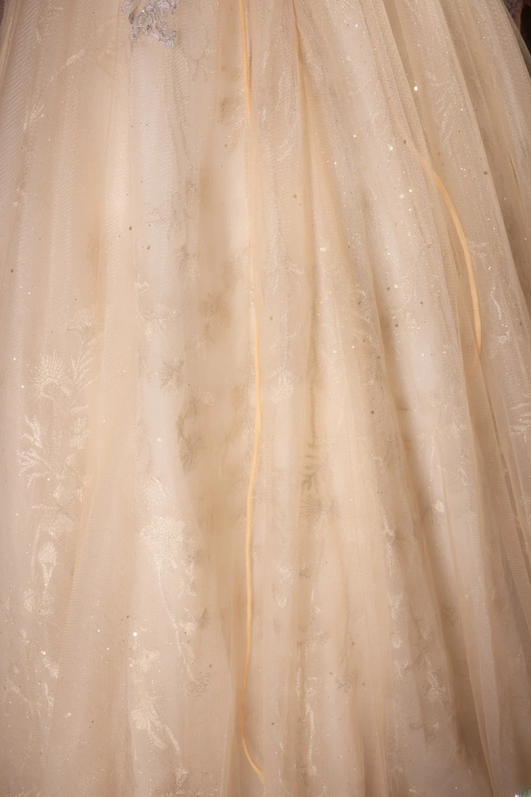 Cute Ball Gown Spaghetti Straps Gold Tulle With Appliqued Long Quince Dress Quinceanera Dresses Formal Birthday Outfits RB8132
