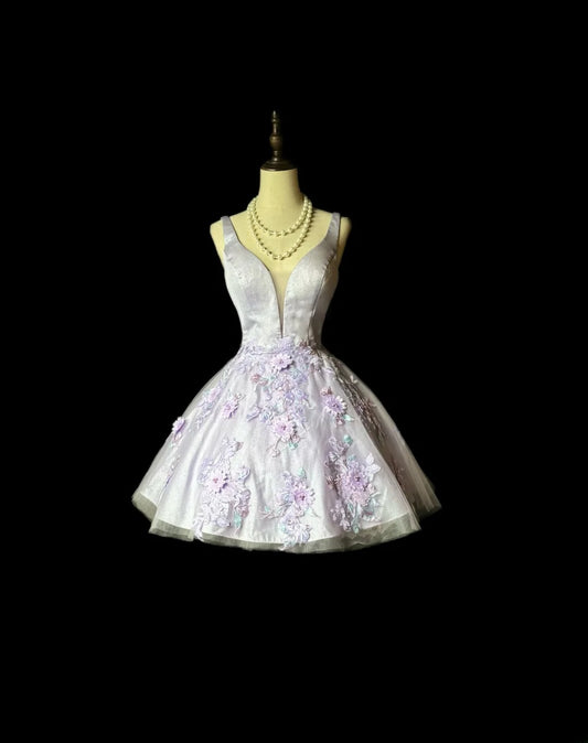 Princess Ball Gown V Neck Lilac With Appliqued Lace Birthday Gown Homecoming Dresses Ideas Hoco Outfits RB5932
