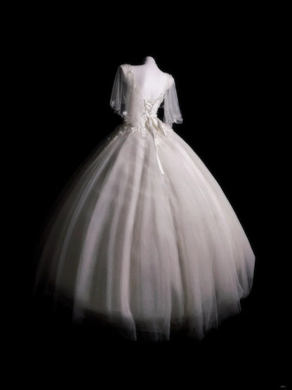 Vintage Wedding Dress Ball Gown V Neck Tulle Appliques White With Sleeves Bridal Gown for Big Day RB9919