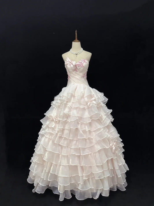 Prinzessinnen-Ballkleid mit herzförmigem Ausschnitt, Hellrosa mit Schleifen-Applikationen, Quinceañera-Kleid, voluminöses Sweet 16 Outfit, Vestido de 15, RB7493