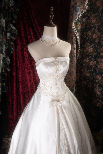Vintage Ball Gown Strapless 1950s White Satin With Appliqued Long Autumn Winter Brides Gown Bridal Dress Wedding Dresses RB8272