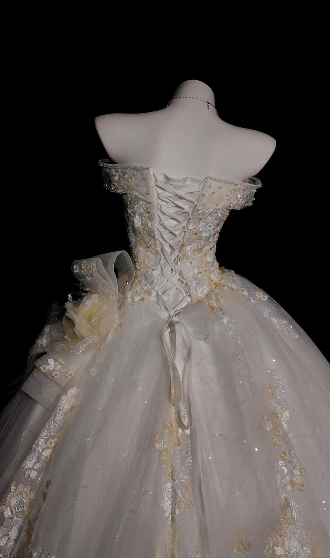 Vintage Wedding Dress Ball Gown Off Shoulder Tulle Appliques White With Sleeves Bridal Gown for Big Day RB9925