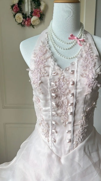 Quinceañera-Ballkleid für den 15. Geburtstag, Neckholder, hellrosa, mit Spitze, gestuft, lang, Modell RC0496