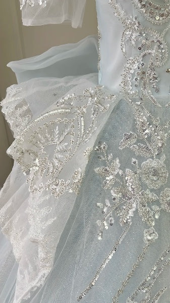 Quinceanera-Ballkleid zum 15. Geburtstag, helles Himmelblau mit Spitze, kurze Ärmel, langes Kleid für den 15. Geburtstag RC0497