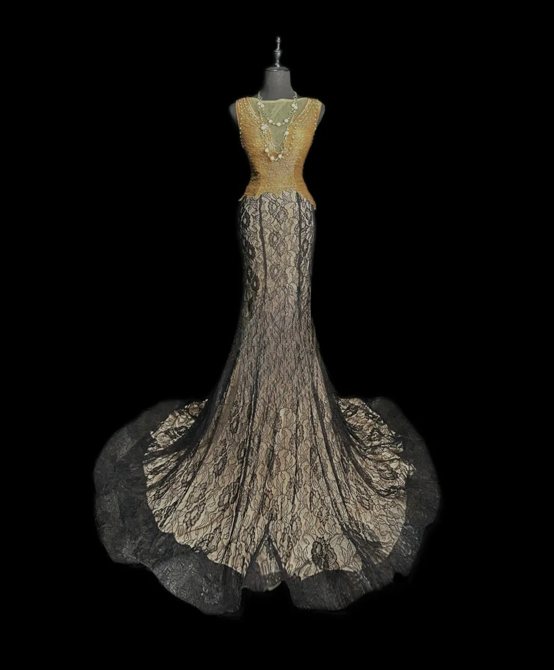 Modest Prom Dresses Mermaid Scoop Gold Black Lace Backless Long Party Dress Formal Outfits RB5942