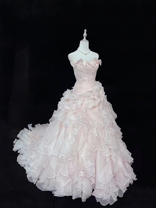 Prinzessinnen-Ballkleid trägerlos rosa mit gestuften Chiffon-Lagen Quince-Kleid voluminöses Sweet 16 Outfit Vestido de 15 RB7504