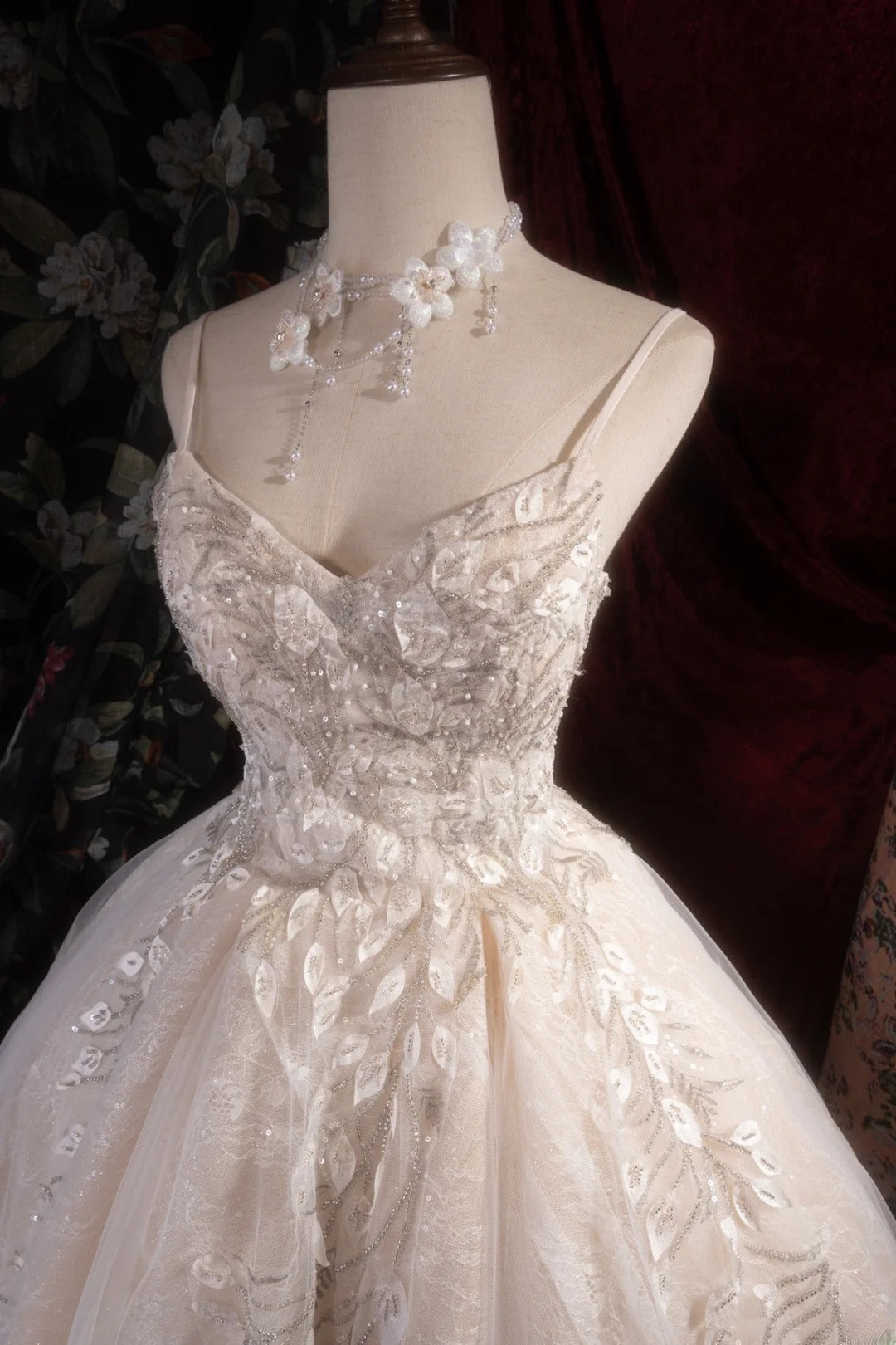 Vintage Ball Gown Spaghetti Straps 1950s White Tulle With Beading Long Autumn Winter Brides Gown Bridal Dress Wedding Dresses RB8278