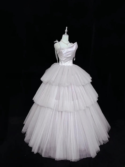 Bescheidenes Ballkleid mit Spaghettiträgern in Flieder mit gestuften Tülllagen, langes Quince-Kleid, voluminöses Sweet-16-Outfit, Vestido de 15 RB7509