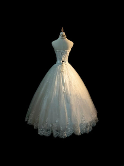 Süßes Ballkleid Sweetheart Weißer Tüll mit Perlen Lang Ärmellos Sweet 16 Kleider Seventeen Quince Kleid RB3585