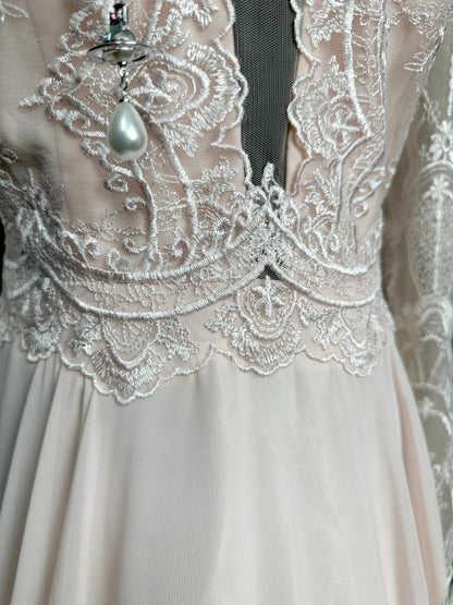 Retro A line V Neckline Pink Chiffon Long Sleeves Date Night Outfits Semi Formal Prom Wedding Guest Dresses RB5949